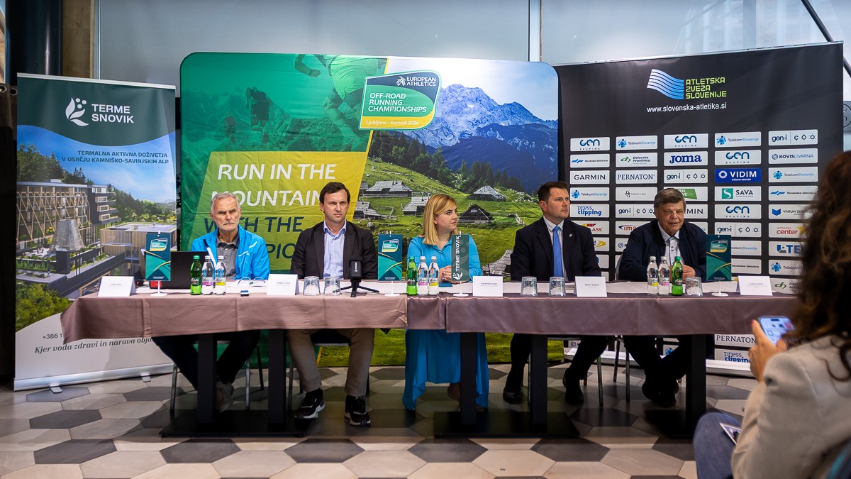 Na novinarski konferenci javnosti v Snoviku predstavili evropsko prvenstvo v gorskihin trail tekih ter uradno maskoto